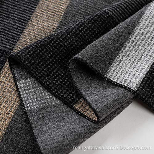Écharpe grise pour hommes en hiver